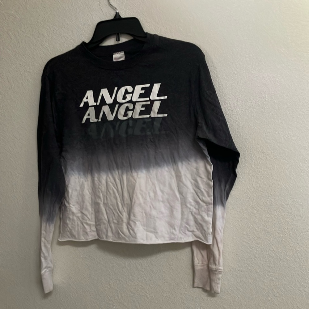 FINAL MARKDOWN No boundaries angel tee small